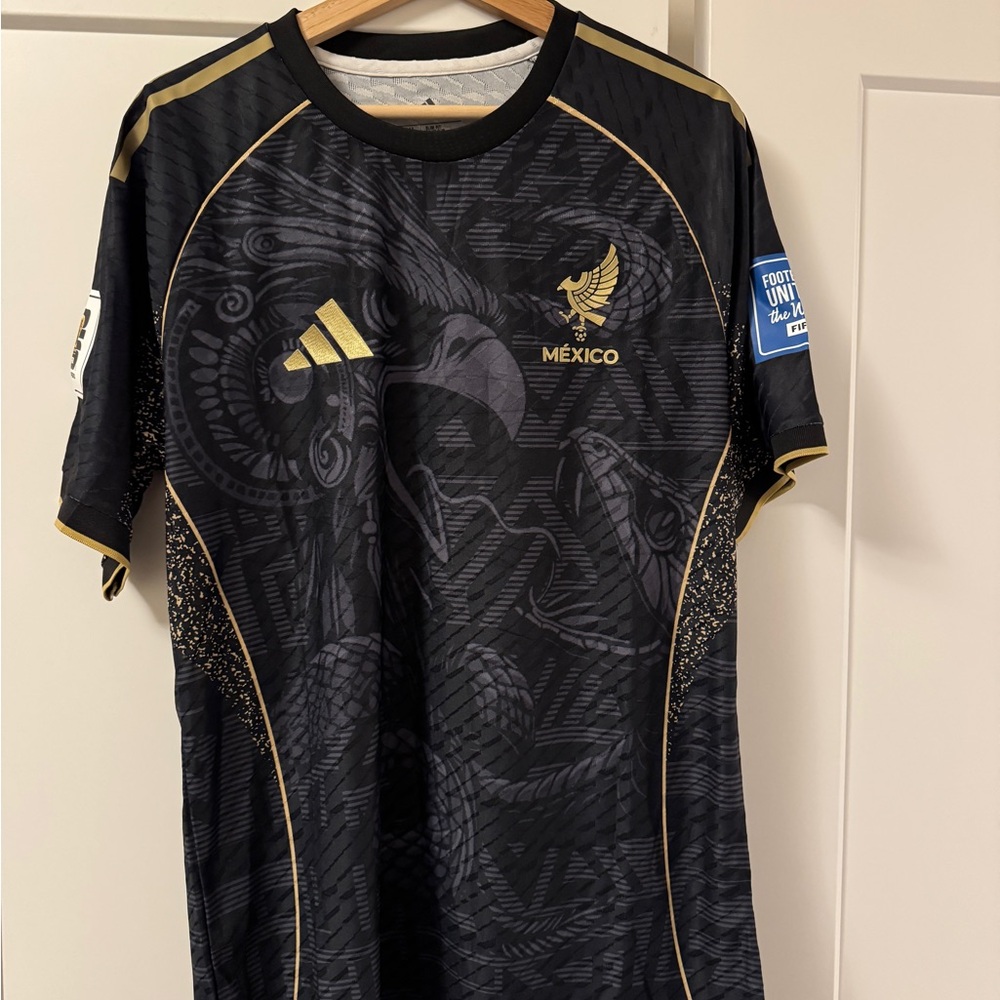 Adidas Men's Black and Gold Mexico Jersey Large NEW